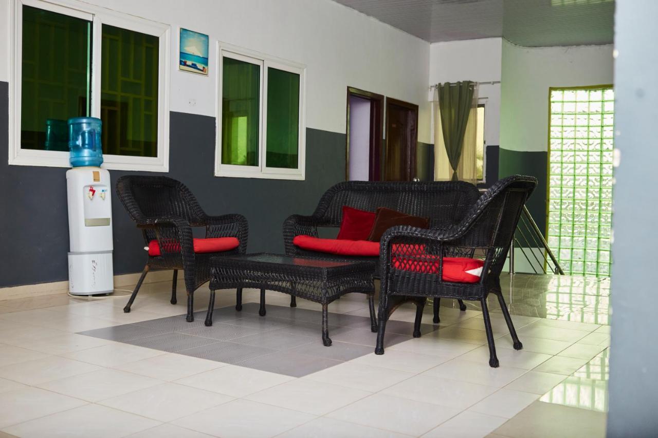 Ellisa Hospitality And Spa Hotel Acra Exterior foto