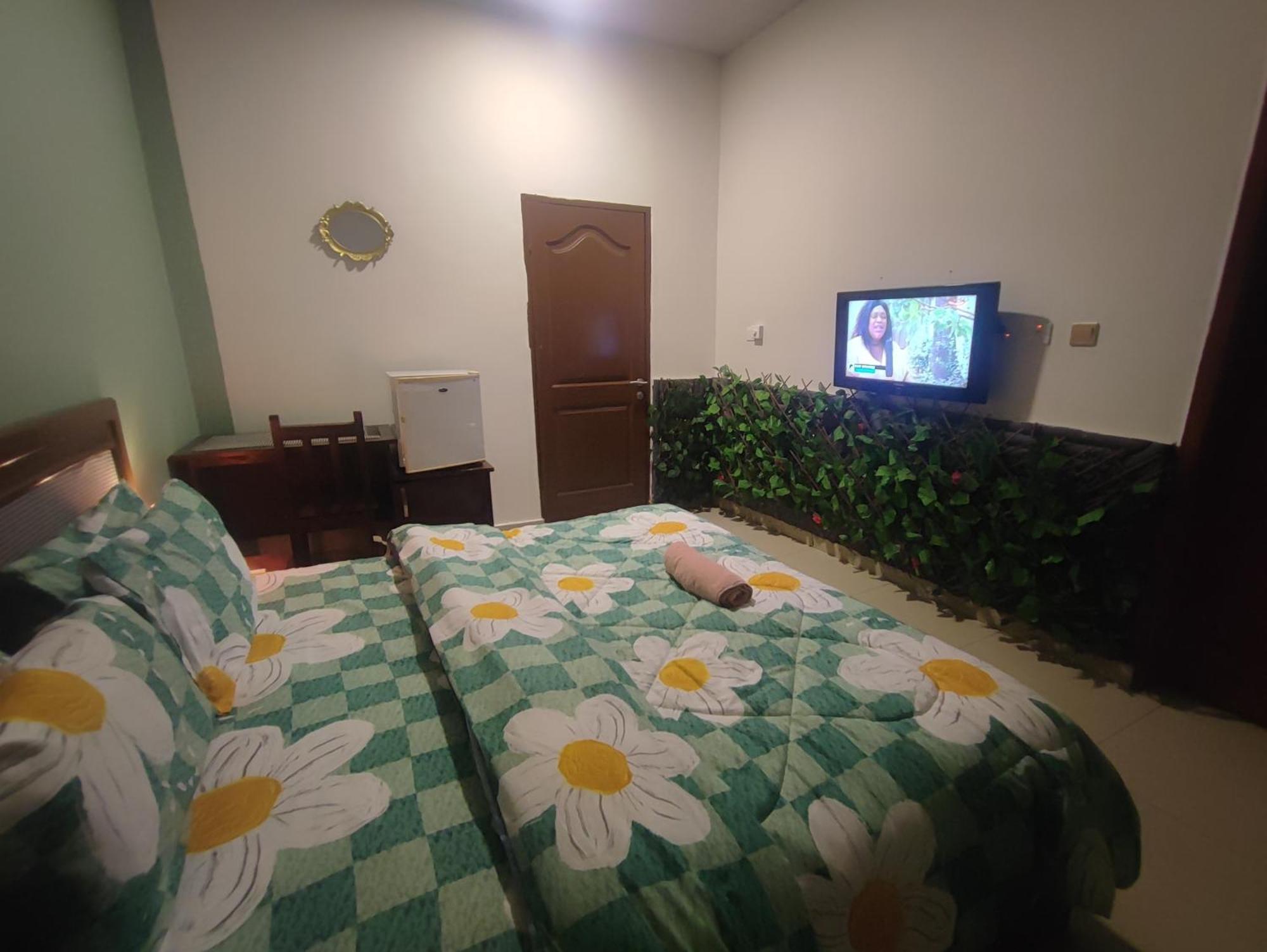 Ellisa Hospitality And Spa Hotel Acra Exterior foto