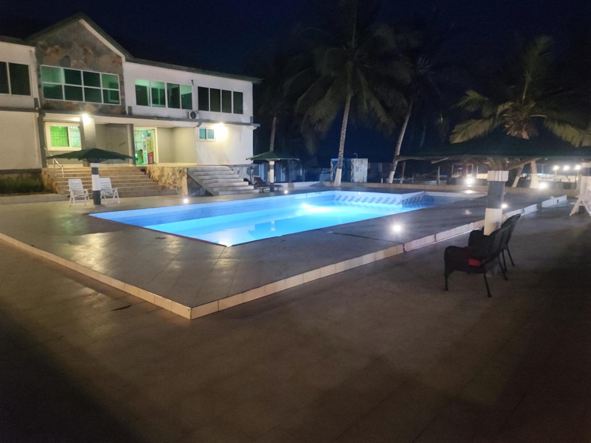 Ellisa Hospitality And Spa Hotel Acra Exterior foto